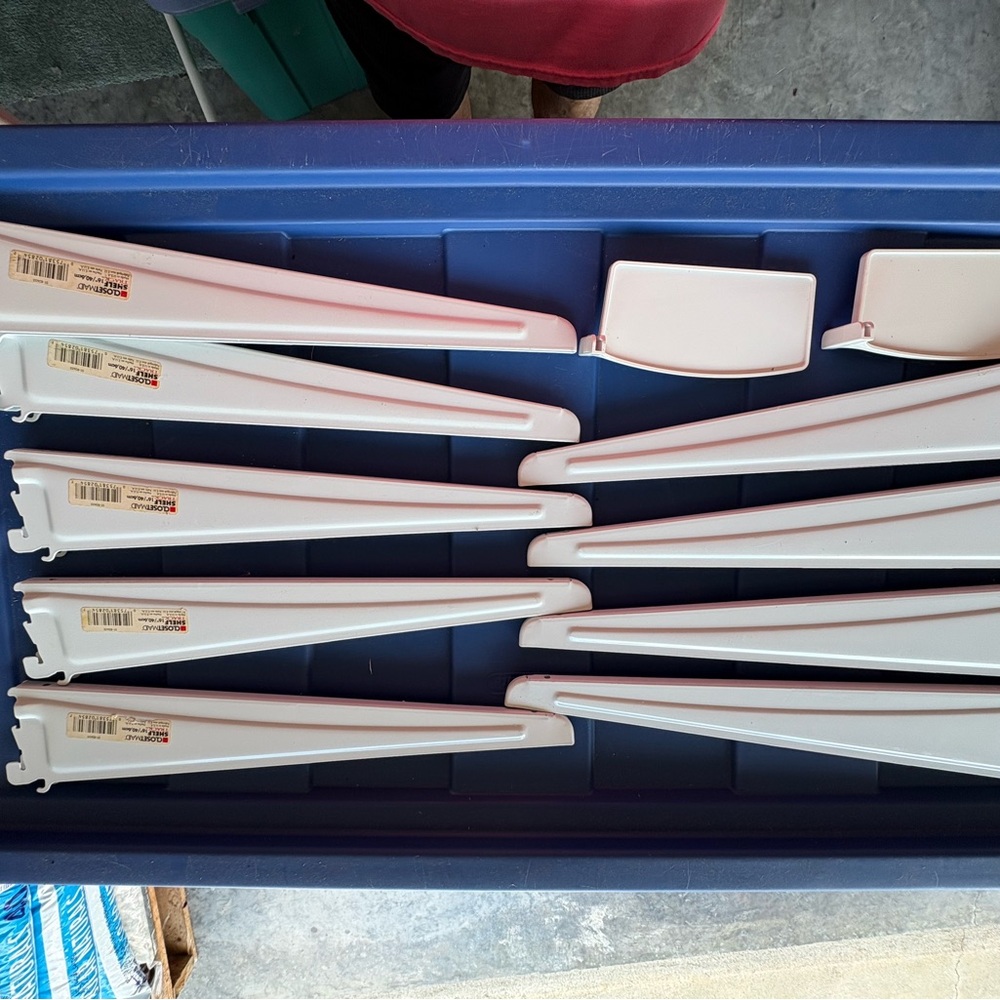 ClosetMaid White Closet Shelf Brackets
